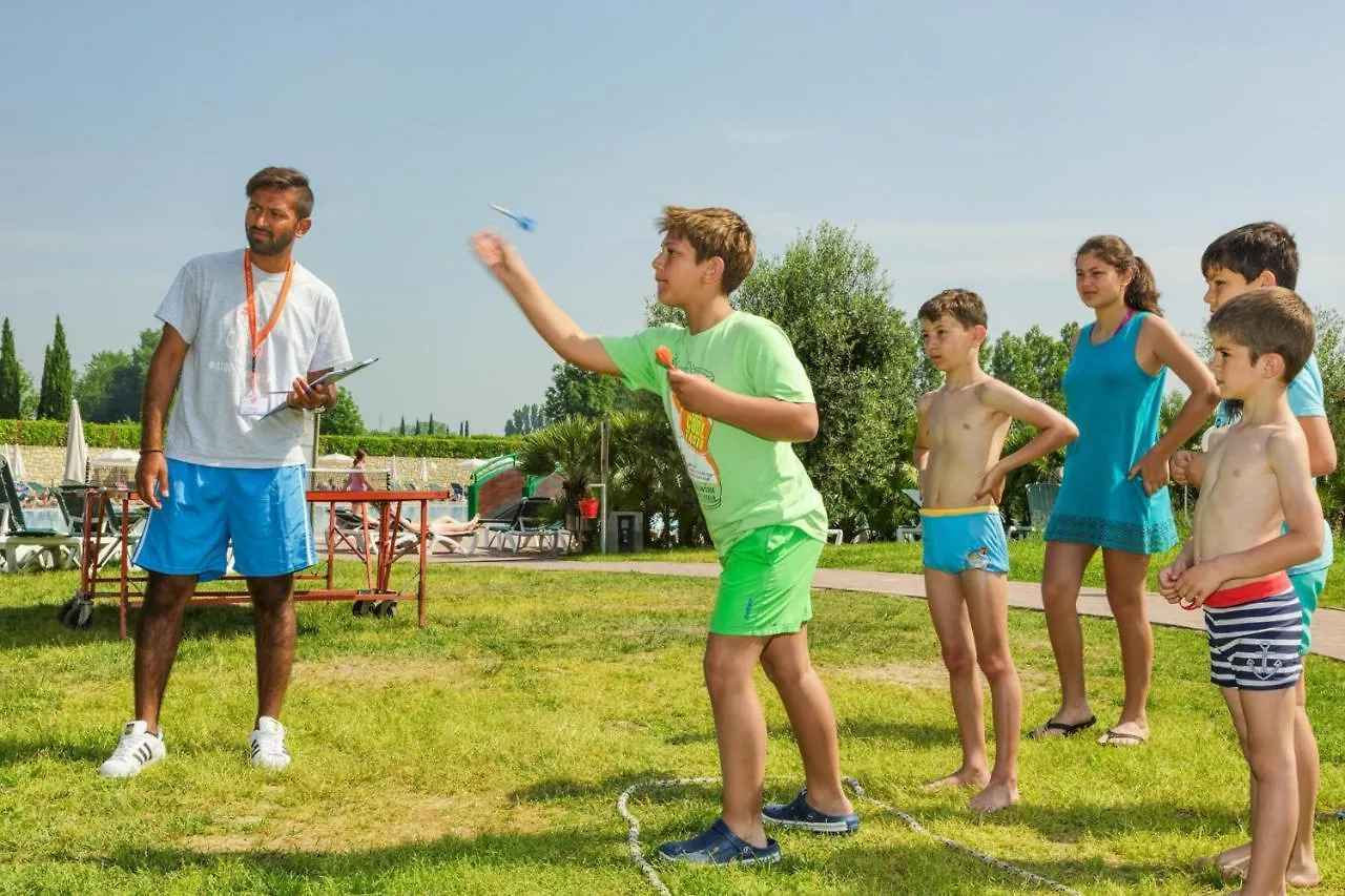 Aparthotel Golf Residenza Peschiera del Garda 2*,